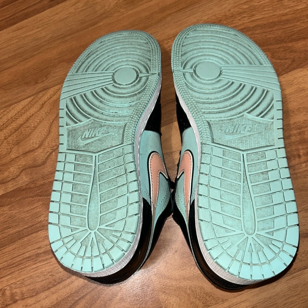 Jordan 1 - Picture 5 of 8